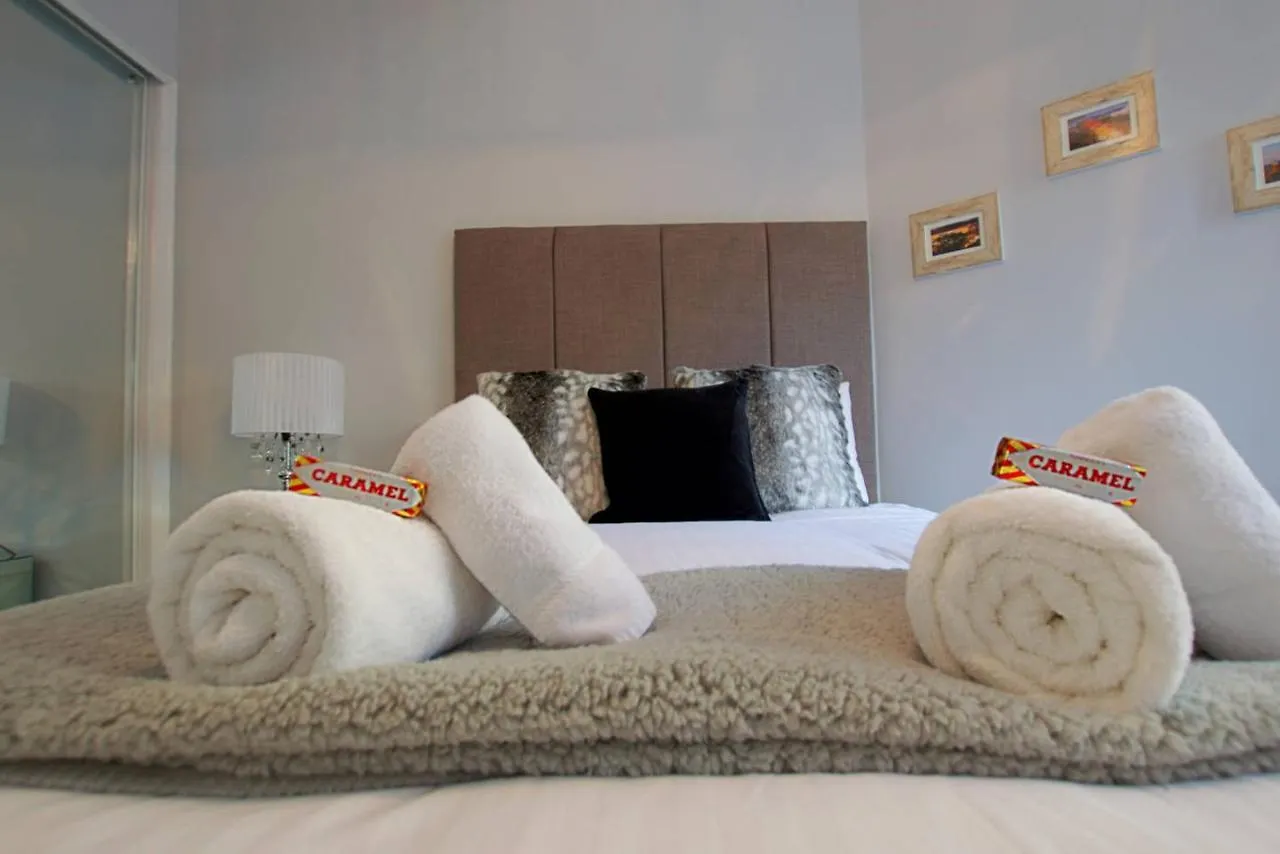 Joivy Unique Old Town Stay Under Edinburgh Castle United Kingdom