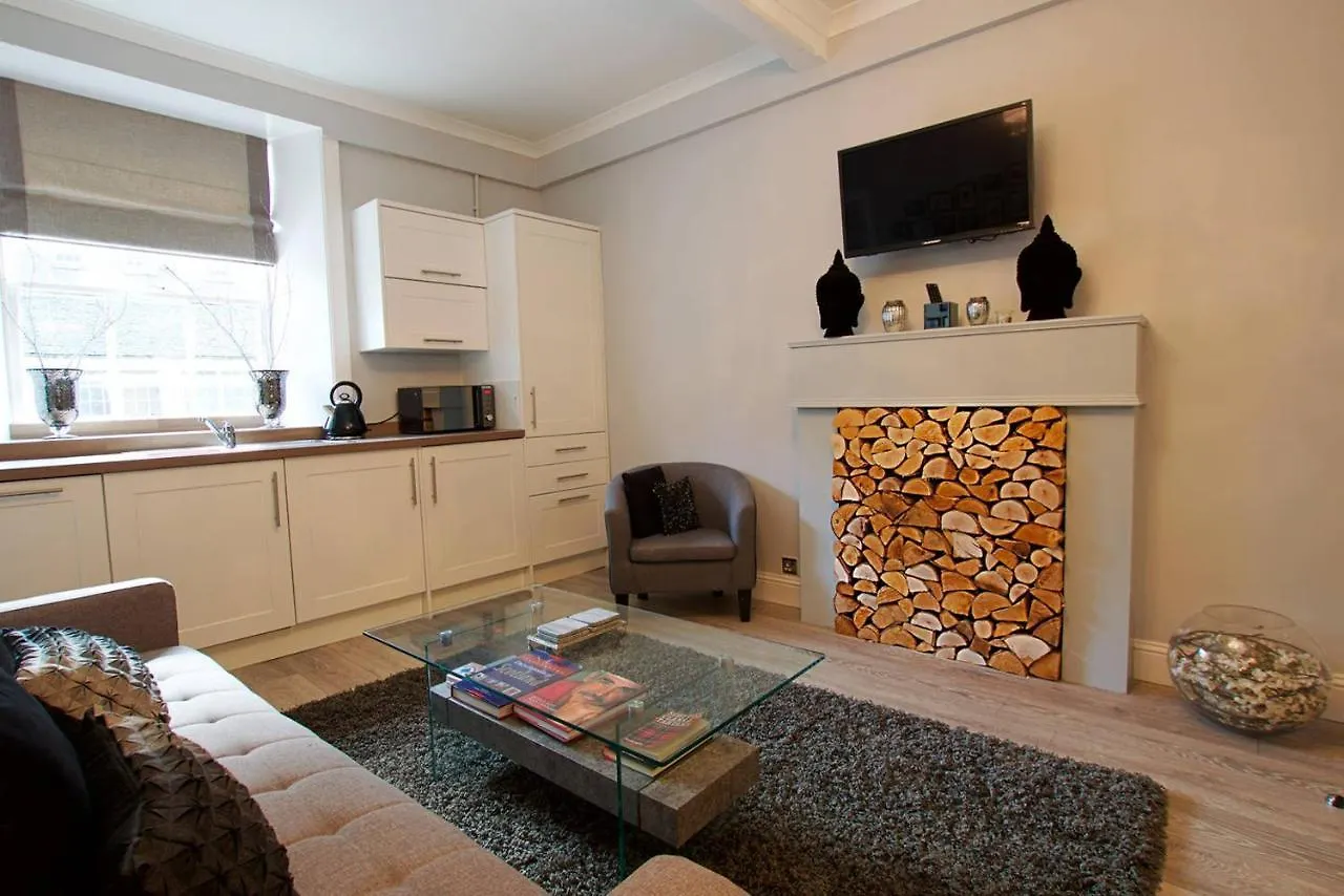 Apartment Joivy Unique Old Town Stay Under Edinburgh Castle