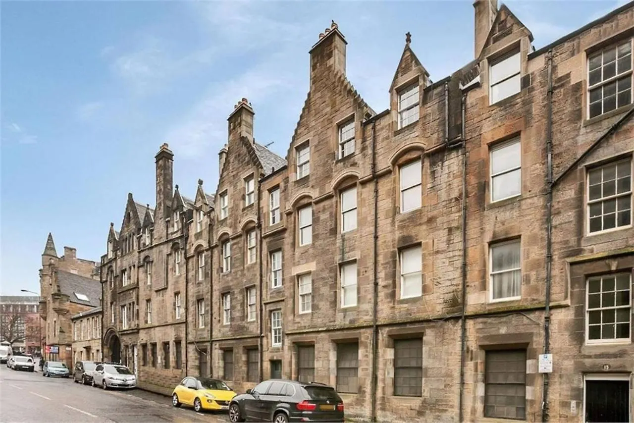 Joivy Unique Old Town Stay Under Edinburgh Castle 0*,  United Kingdom
