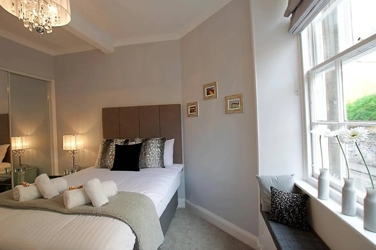 Joivy Unique Old Town Stay Under Edinburgh Castle 0*,  United Kingdom